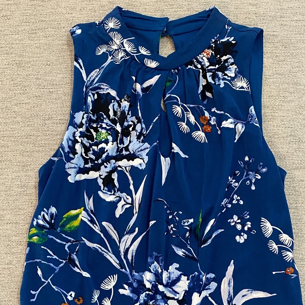 WHBM Blue Sleeveless Floral Blouse - Picture 2 of 6